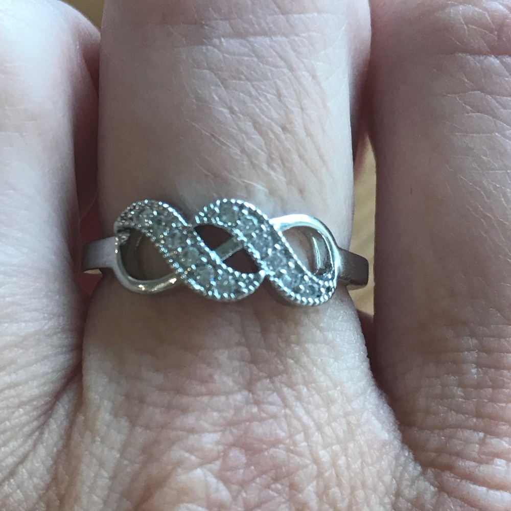 Silver CZ infinity fashion ring. Size 9